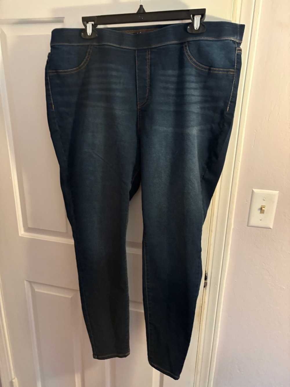 Style & Co. Dark Blue Ankle Jeans - Pull-On Cropped Fit